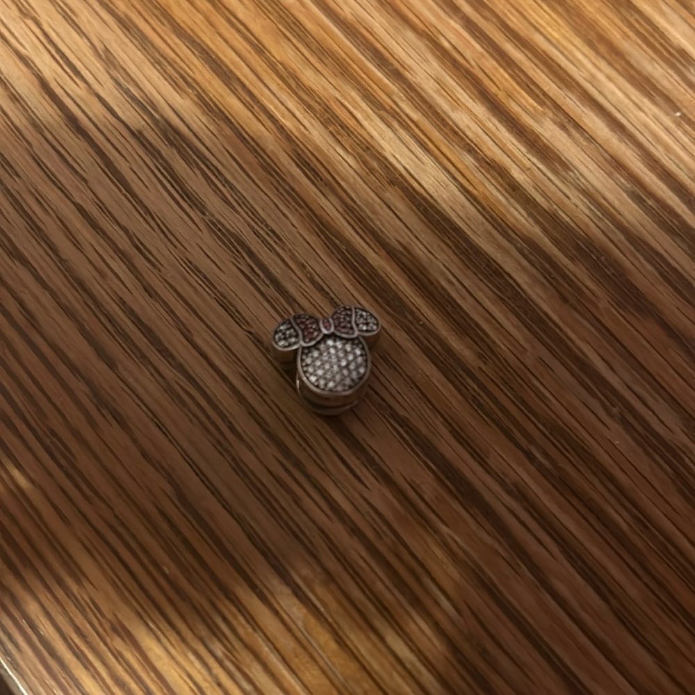 COPY - Minnie Mouse pandora clip